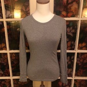 GAP Long Sleeve Gray Tee XS